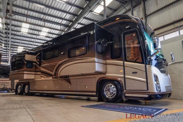 2009 Newell P2000i Bath And A Half With Matching Tow Car | Legacy Coach | Rockwall Texas 2009 Newell P2000i Bath And A Half With Matching Tow Car | Legacy Coach | Rockwall Texas